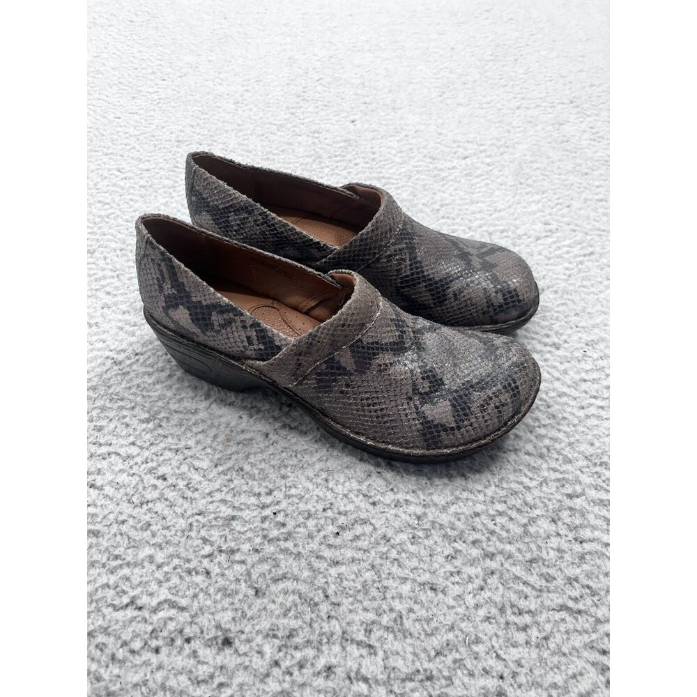 Women's BORN Gray Snakeskin Slip On Comfort Clog Size 8.5
